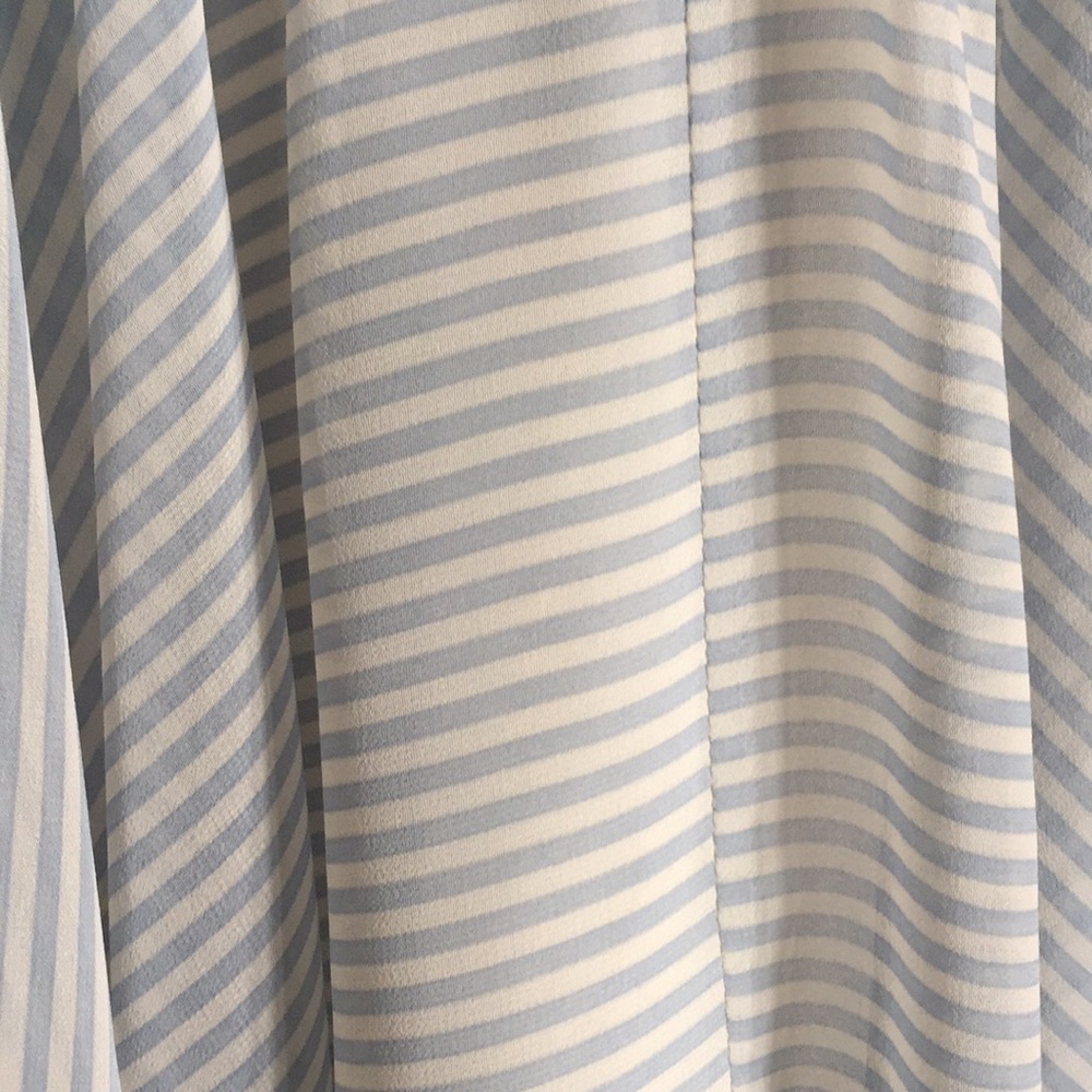 GUESS Striped Dress w front ruffle - Picture 4 of 4